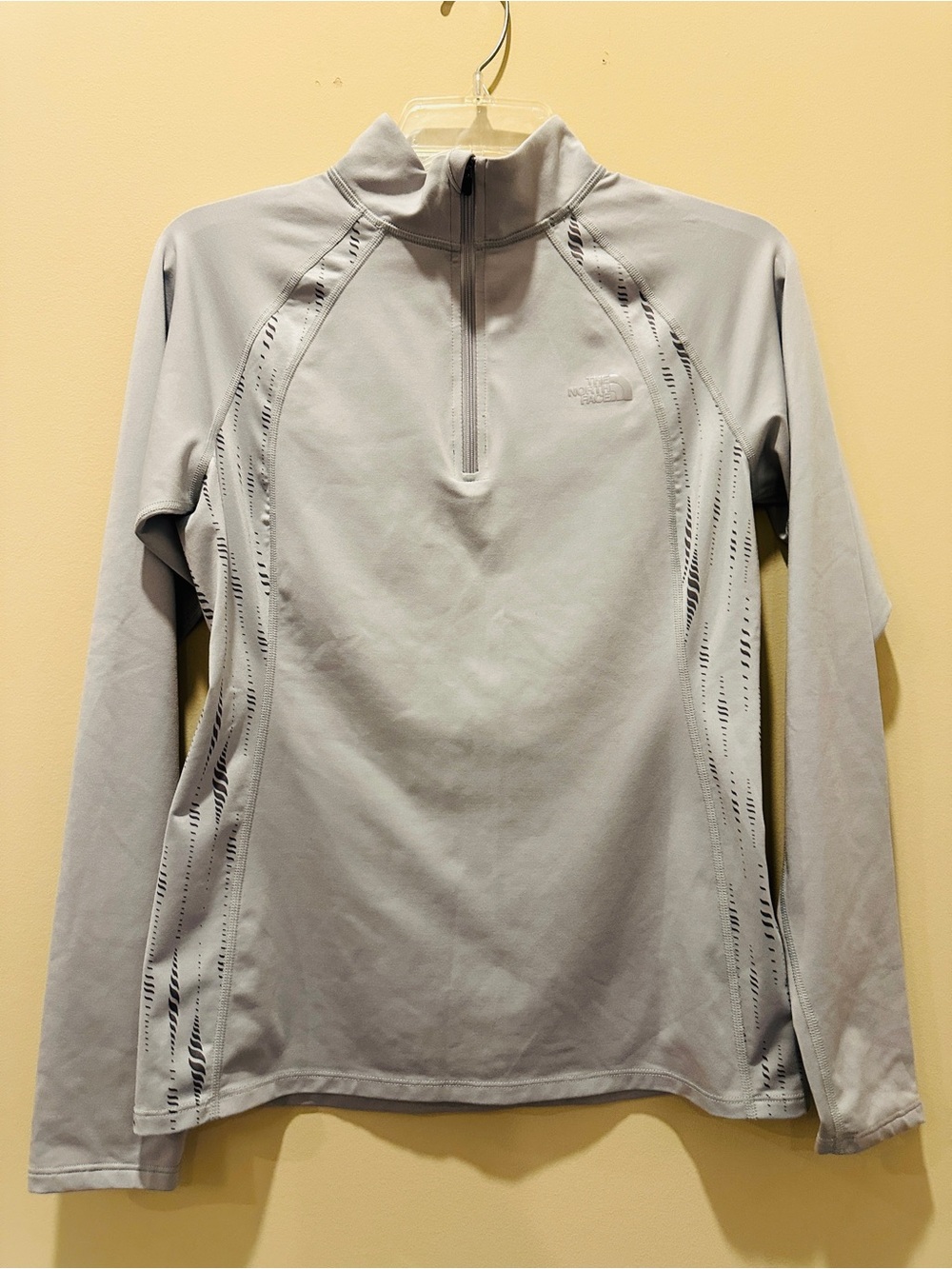 The North Face Women's Gray Pullover Long Sleeve 1/4 Zip Top Size S/P Activewear